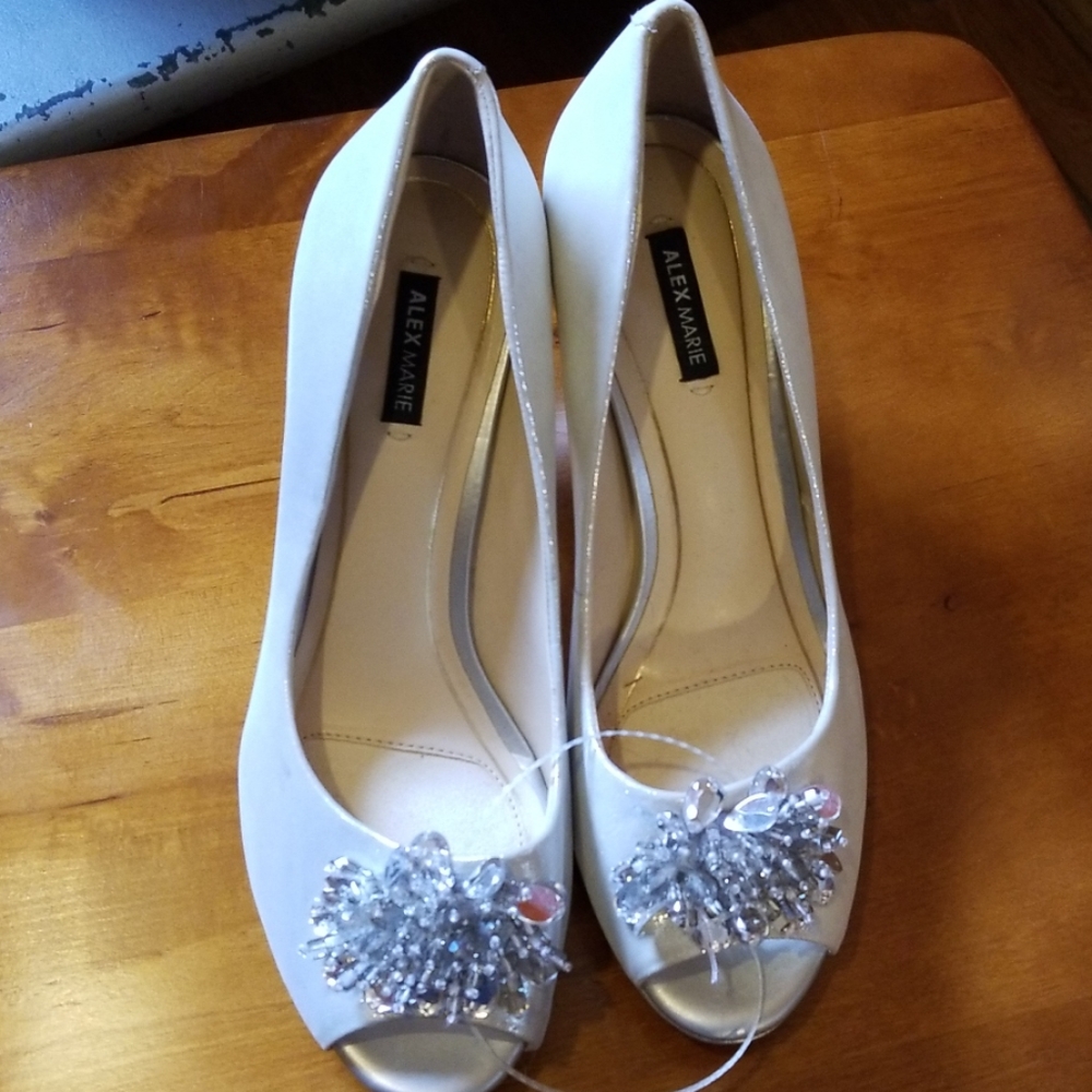 Silver heels size 7.5